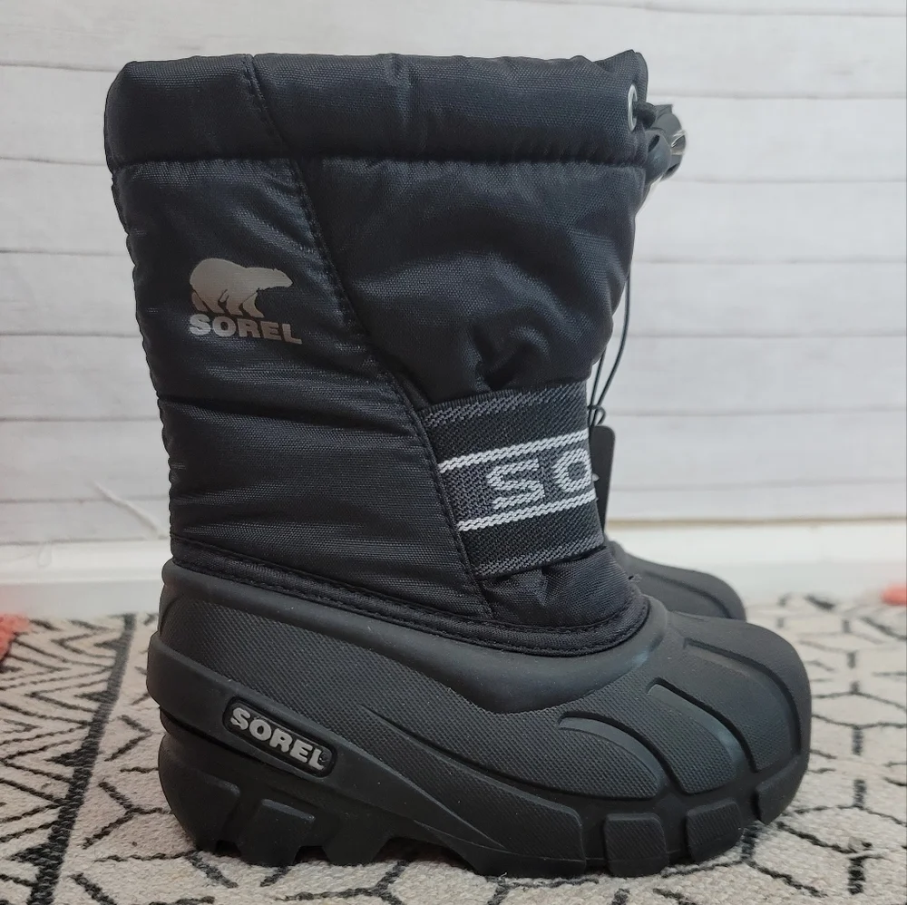 Sorel Kid's Cub Insulated Snow Boot in Black, sz 8